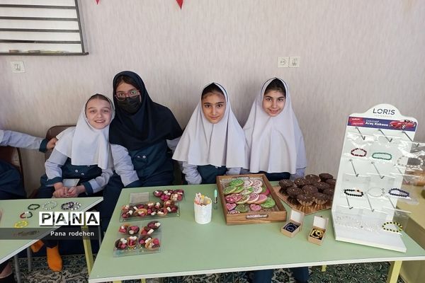 برگزاری بازارچه دانش‌آموزی در دبستان کوثر رودهن