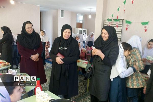 برگزاری بازارچه دانش‌آموزی در دبستان کوثر رودهن