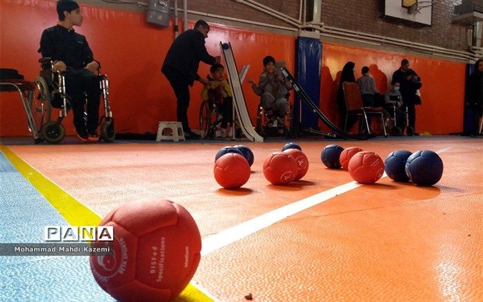 مسابقات  ورزشی برای دانش‌آموزان با نیازهای ویژه شهر تهران در حال برگزاری است