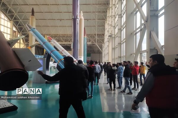 بازدید دانش‌‌‌آموزان هنرستان کارآفرینان ملارد از پارک هوا و فضا