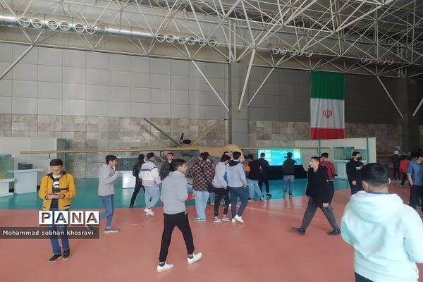 بازدید دانش‌‌‌آموزان هنرستان کارآفرینان ملارد از پارک هوا و فضا