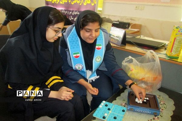 برگزاری مسابقات بازی‌های فکری سرگرمی رویش در شهرستان سروستان