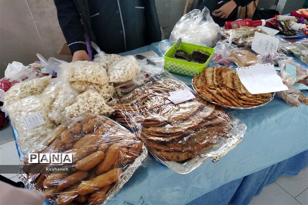 بازارچه کسب و کار دانش‌آموزی در جوادآباد