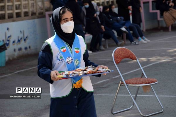 برگزاری جشن اعیاد شعبانیه در دبیرستان دخترانه فرهنگیان خرم آباد