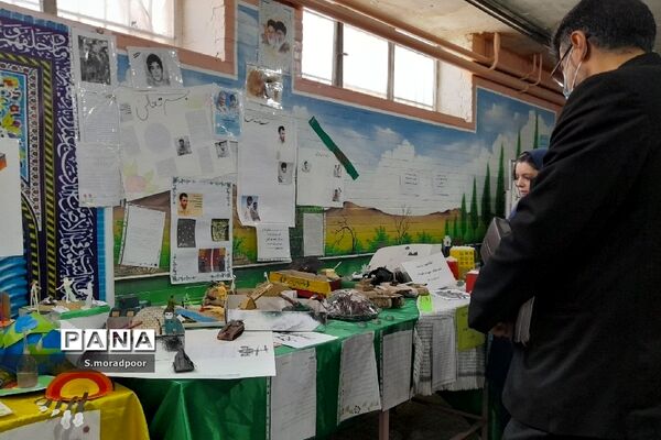 برگزاری نمایشگاه دست‌سازه‌های دانش‌آموزی در شهرکرد
