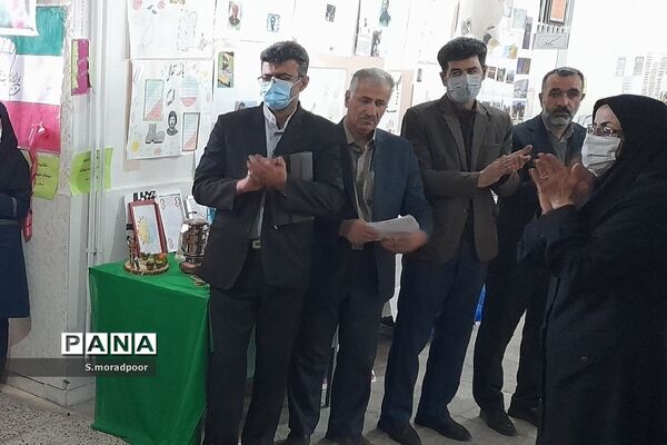 برگزاری نمایشگاه دست‌سازه‌های دانش‌آموزی در شهرکرد