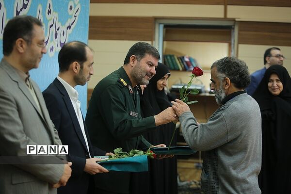 همایش ملی تجلیل از دبیران منتخب درس آمادگی دفاعی کشور