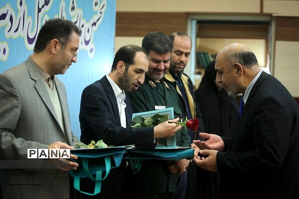 همایش ملی تجلیل از دبیران منتخب درس آمادگی دفاعی کشور