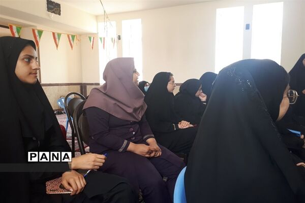 نشست اعضای مجلس دانش‌آموزی ابرکوه
