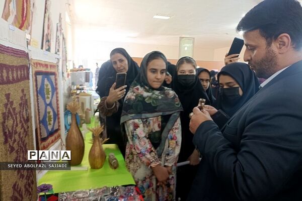 برگزاری نمایشگاه و بازارچه جشنواره نوجوان خوارزمی در فشافویه
