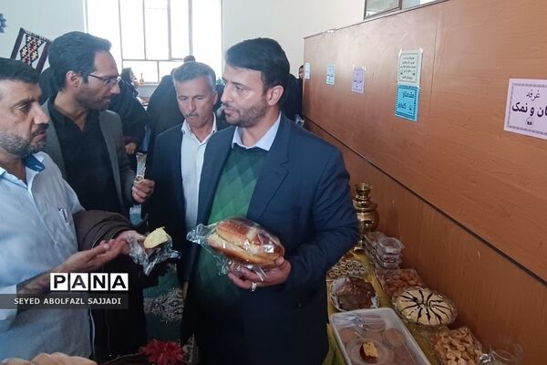 برگزاری نمایشگاه و بازارچه جشنواره نوجوان خوارزمی در فشافویه