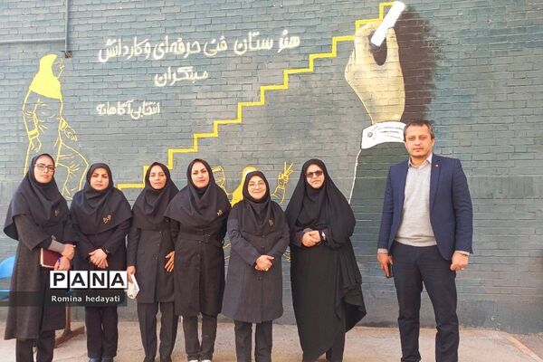 بازدید و ارزیابی مسئول فنی حرفه‌ای اداره کل آموزش و پرورش شهرستان‌های استان تهران  از هنرستان مبتکران رودهن