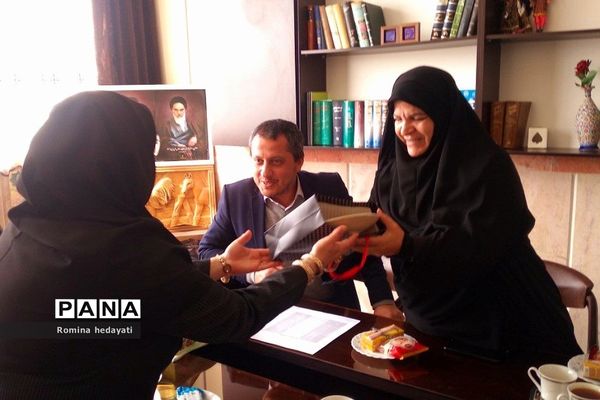 بازدید و ارزیابی مسئول فنی حرفه‌ای اداره کل آموزش و پرورش شهرستان‌های استان تهران  از هنرستان مبتکران رودهن