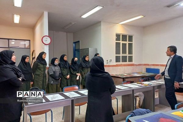 بازدید و ارزیابی مسئول فنی حرفه‌ای اداره کل آموزش و پرورش شهرستان‌های استان تهران  از هنرستان مبتکران رودهن