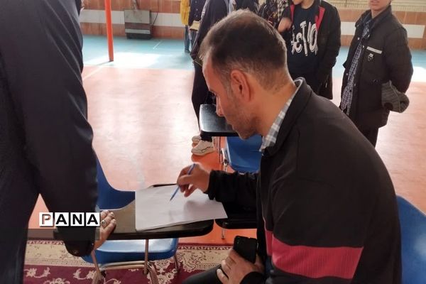 رقابت 300 دانش‌آموز پسر اقلیدی در مسابقات المپیاد رویش