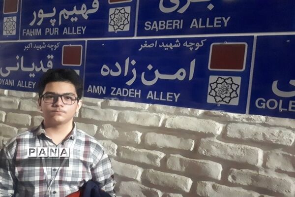 بازدید جاماندگان راهیان نور از باغ موزه انقلاب اسلامی و تجدید پیمان با آرمان‌های دفاع مقدس