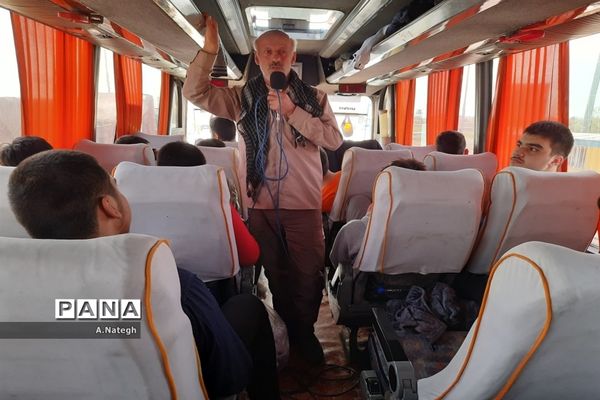 کاروان راهیان نور دانش‌آموزان منطقه ۱۵ تهران