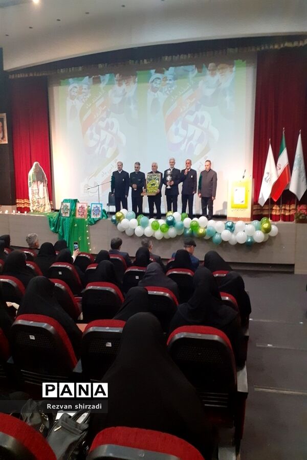 نشست معاونان و مربیان پرورشی و مشاوران مدارس همزمان با سالروز امور تربیتی