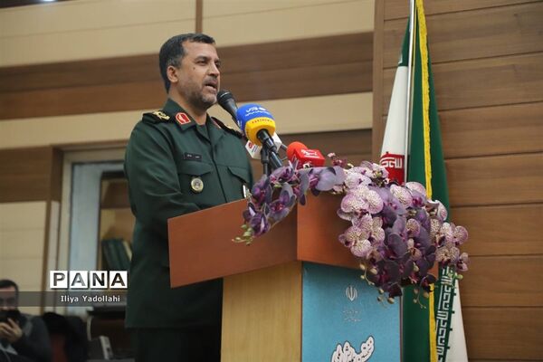 نخستین همایش ملی تجلیل از دبیران منتخب درس آمادگی دفاعی کشور