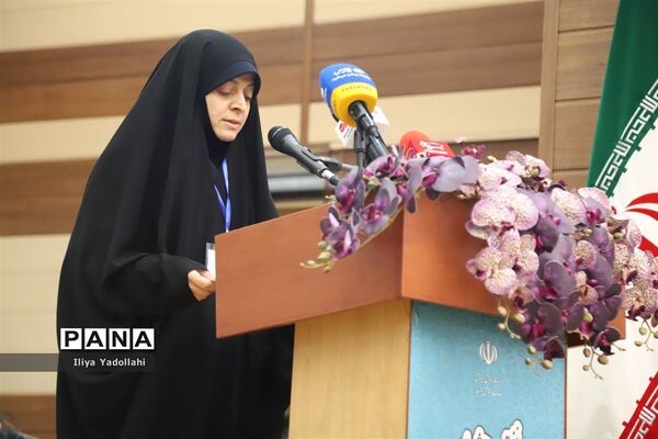 نخستین همایش ملی تجلیل از دبیران منتخب درس آمادگی دفاعی کشور