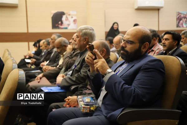 نخستین همایش ملی تجلیل از دبیران منتخب درس آمادگی دفاعی کشور