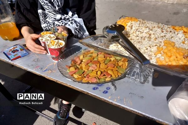 بازارچه آموزش کسب و کاردانش‌آموزان آموزشگاه آیت‌الله گلپایگانی اسلامشهر