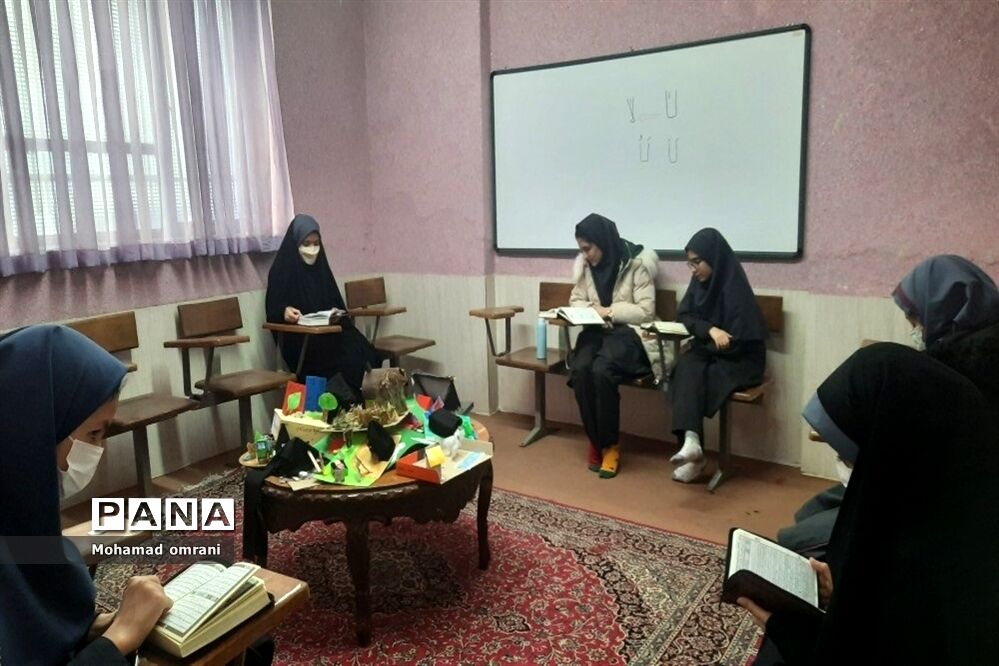برگزاری مسابقات دانش‌آموزی در رشته حفظ قرآن  منطقه دو تهران
