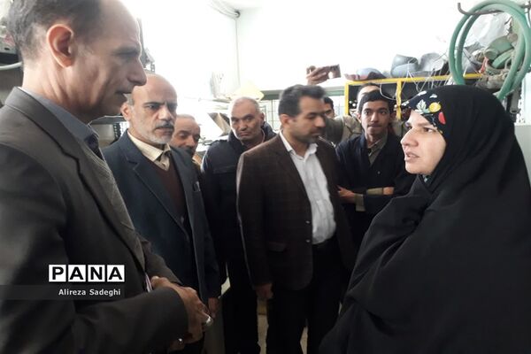 بازدید مدیرکل آموزش و پرورش اصفهان از هنرستان شهید قدوسی نایین