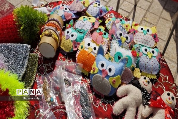 برپایی غرفه‌های فروش دست سازه‌های دانش‌آموزان مدرسه مهلا ملارد