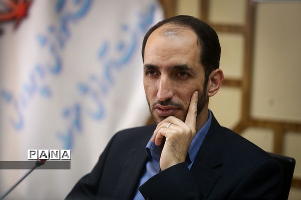 نشست نمایندگان منتخب دانش‌آموزان با معاون آموزش متوسطه وزارت آموزش و پرورش