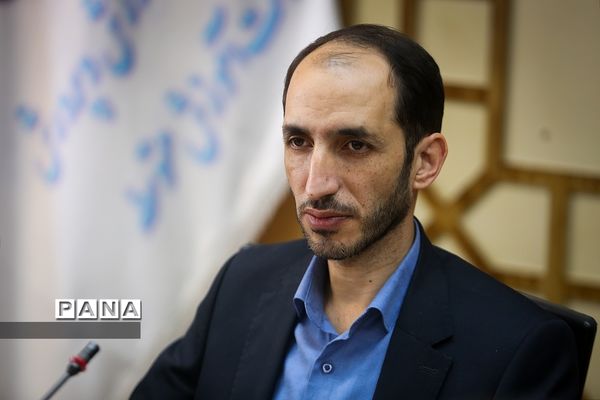 نشست نمایندگان منتخب دانش‌آموزان با معاون آموزش متوسطه وزارت آموزش و پرورش