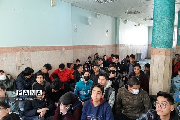 کارگاه مشاوره‌ هدایت تحصیلی و انگیزشی ویژه پایه نهم در دبیرستان دارالفنون رودهن