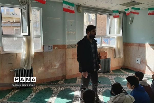 کارگاه مشاوره‌ هدایت تحصیلی و انگیزشی ویژه پایه نهم در دبیرستان دارالفنون رودهن