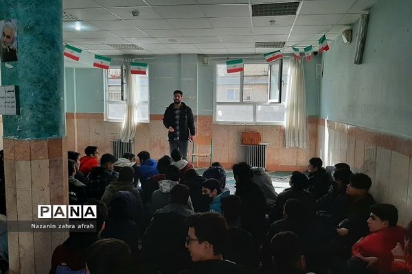 کارگاه مشاوره‌ هدایت تحصیلی و انگیزشی ویژه پایه نهم در دبیرستان دارالفنون رودهن