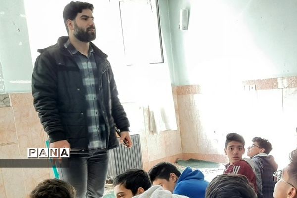 کارگاه مشاوره‌ هدایت تحصیلی و انگیزشی ویژه پایه نهم در دبیرستان دارالفنون رودهن