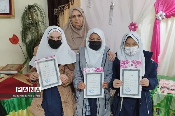 تقدیر از دانش‌آموزان فعال تربیتی و آموزشی در دبستان شهدای کریتون یک  رودهن