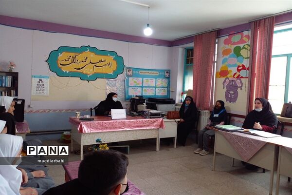 برگزاری جلسه شورای دانش‌آموزی شهر جوادآباد