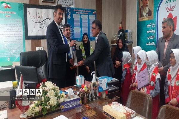 تقدیر از همکاران حوزه پرورشی در سالروز گرامیداشت روز امور تربیتی در شهرستان شادگان