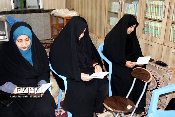 قرائت زیارت عاشورا به‌مناسبت هفته تربیت اسلامی