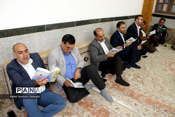 قرائت زیارت عاشورا به‌مناسبت هفته تربیت اسلامی