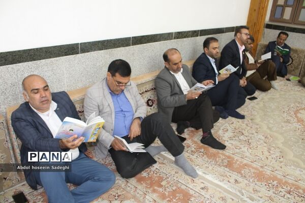 قرائت زیارت عاشورا به‌مناسبت هفته تربیت اسلامی