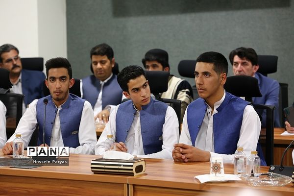 مراسم نخستین اردوی راهیان پیشرفت ویژه دانش‌آموزان عشایر کشور