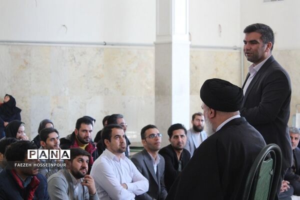 آیین غبارروبی  گلزار شهدا توسط مربیان پرورشی به مناسبت هفته امور تربیتی