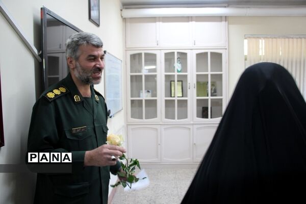دیدار مدیرکل آموزش و پرورش خراسان رضوی با فرمانده سپاه امام رضا (ع) به مناسبت روز پاسدار