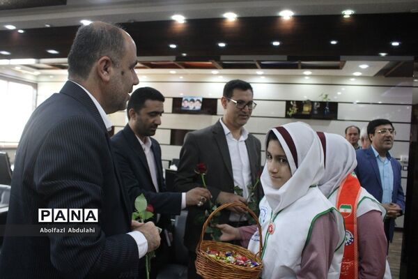 گرامیداشت هفته تربیت اسلامی و روز امور تربیتی توسط دانش‌آموزان استان بوشهر