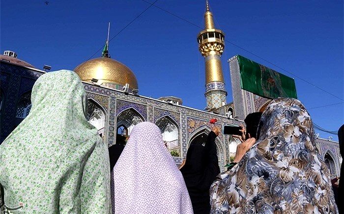 دانش‌آموزان زیارت‌اولی استان مازندران در مشهد مقدس/فیلم