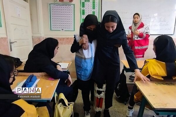 برگزاری دوره‌های آموزشی هلال احمر در بهارستان 2