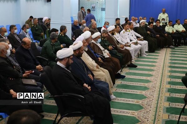 دیدار نیروهای مسلح و اعضای ستاد هفته دفاع مقدس با نماینده ولی فقیه