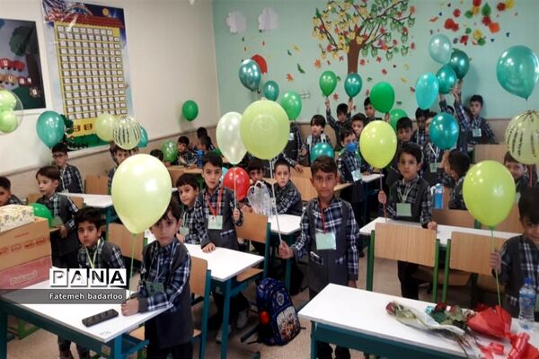 برگزاری مراسم جشن شکوفه‌ها در ناحیه دو بهارستان
