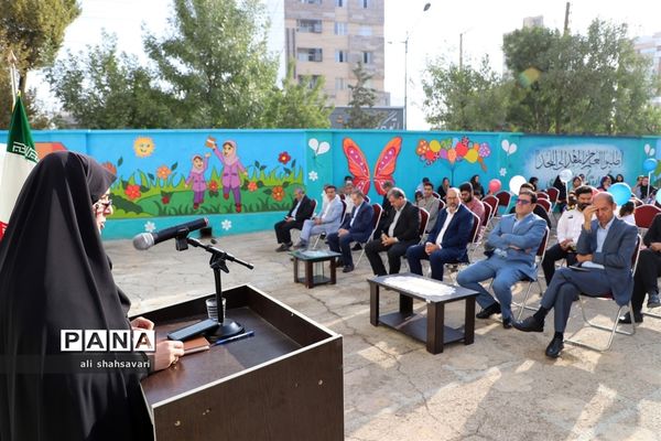 نواختن زنگ غنچه‌ها در کرمانشاه